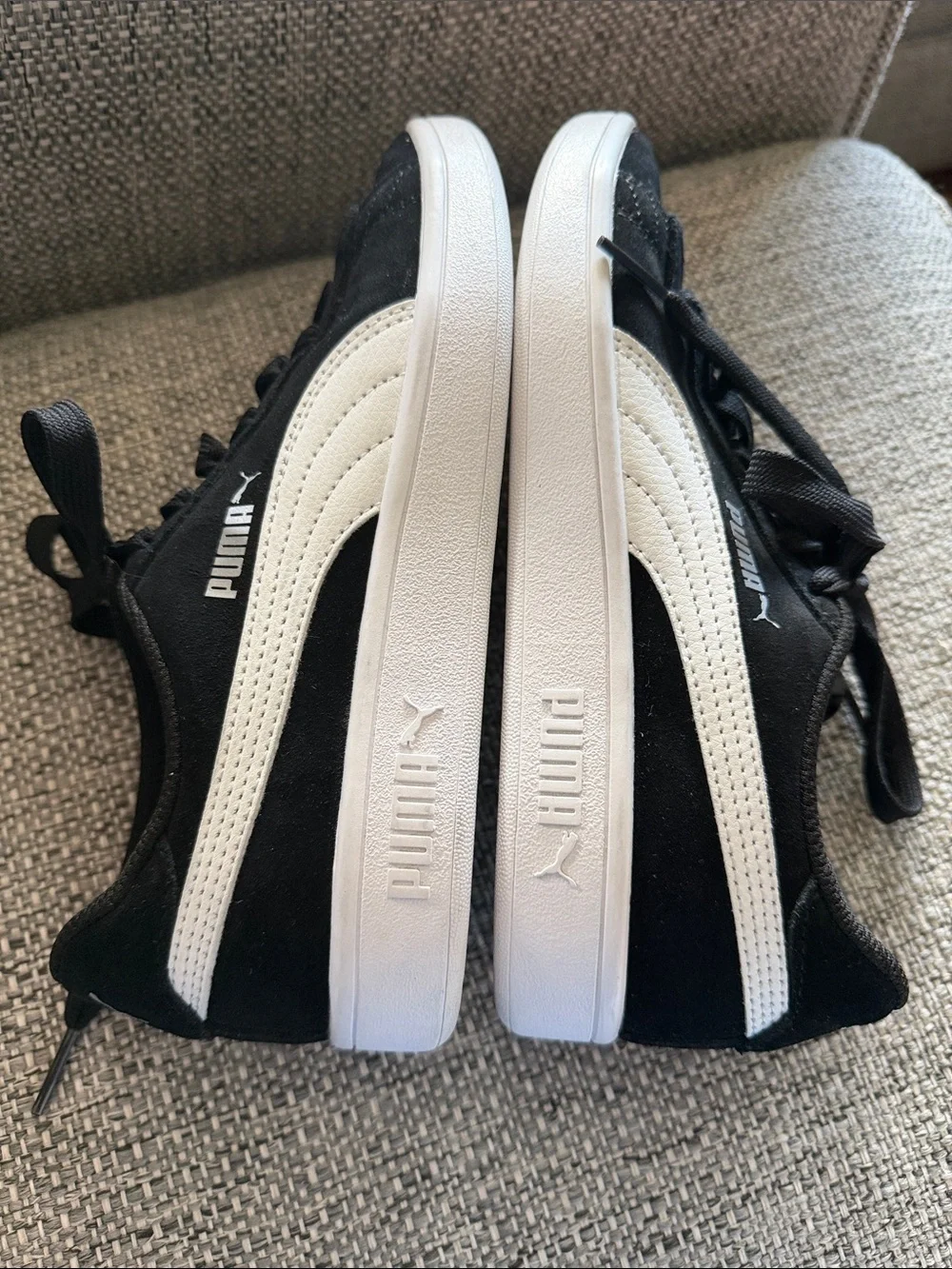 PUMA Unisex Kid's Smash v2 Suede Court Sneakers Black/White Size 4.5
